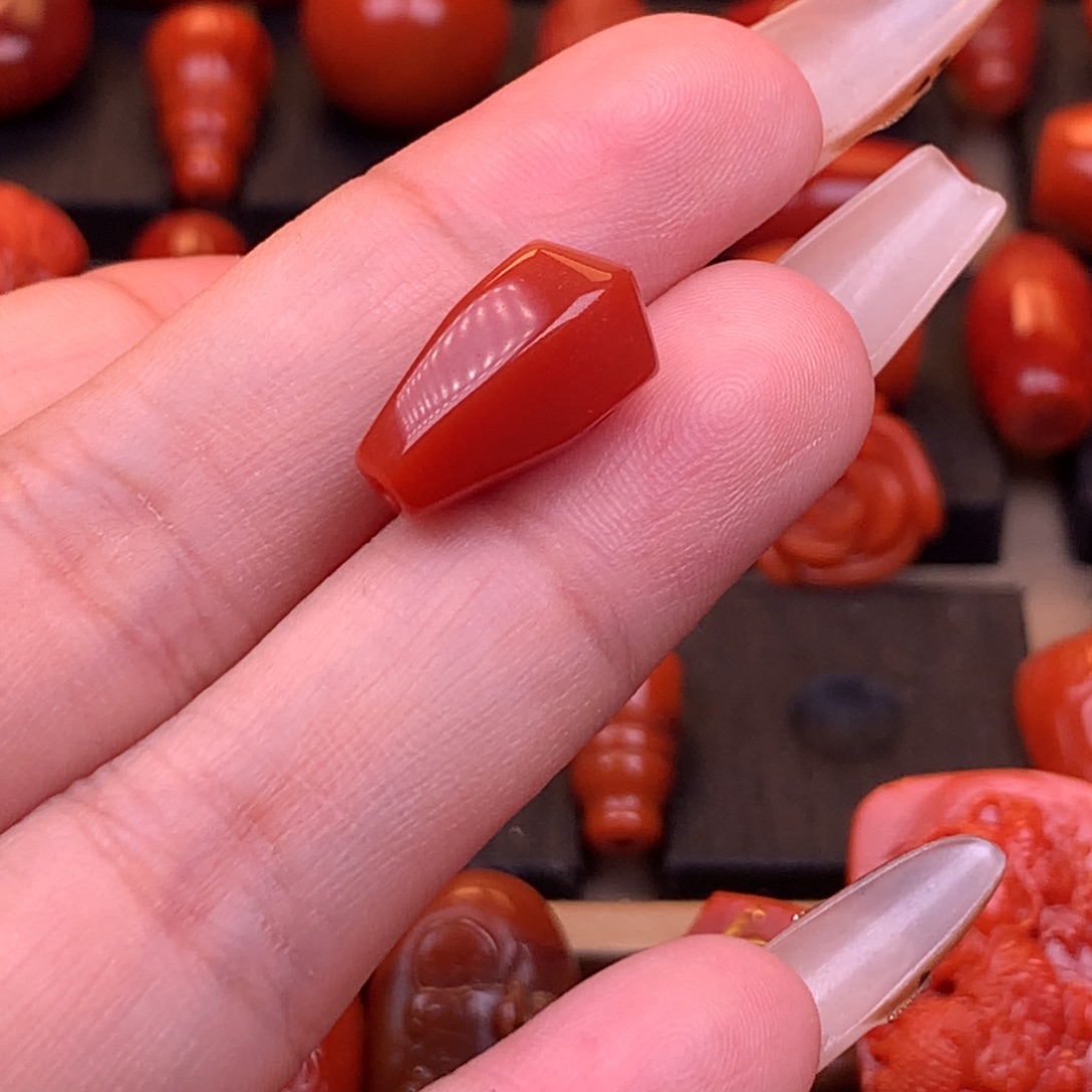 南红玛瑙未镶嵌川料原矿鲨鱼背三通9.2mm