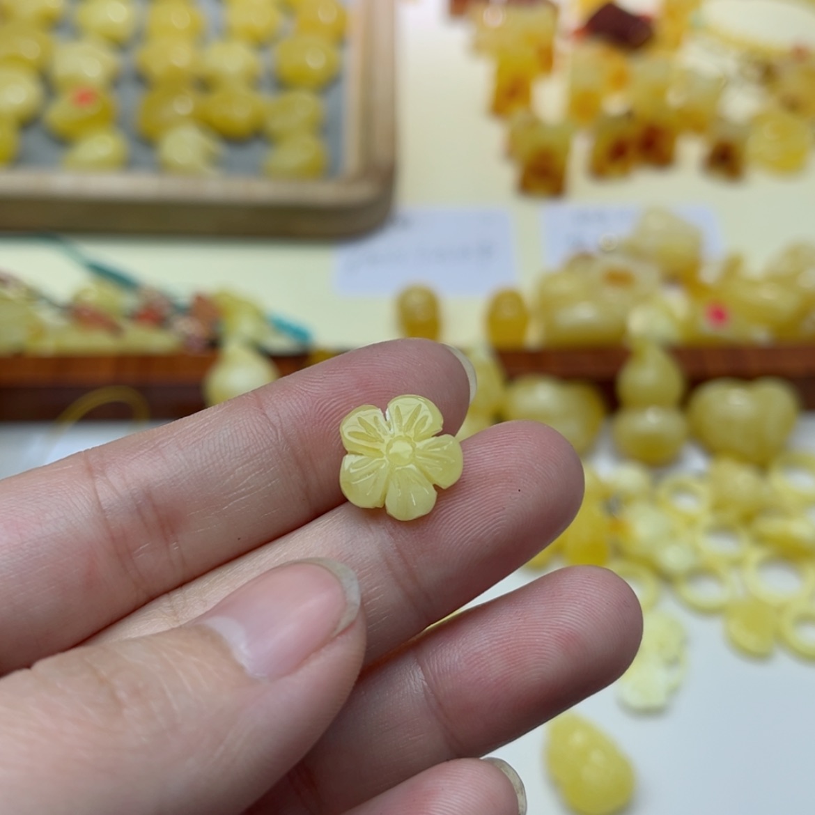 【闪购商品】蜜蜡裸石未镶嵌配饰