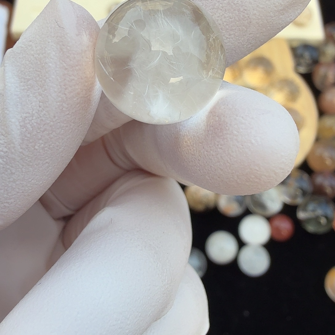 喵****水晶珠宝半成品未镶嵌兔毛15mm定制不退换