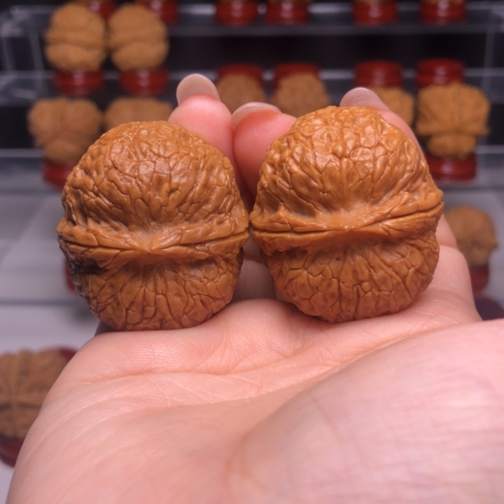 文玩核桃吊坠8金钱蟒元宝