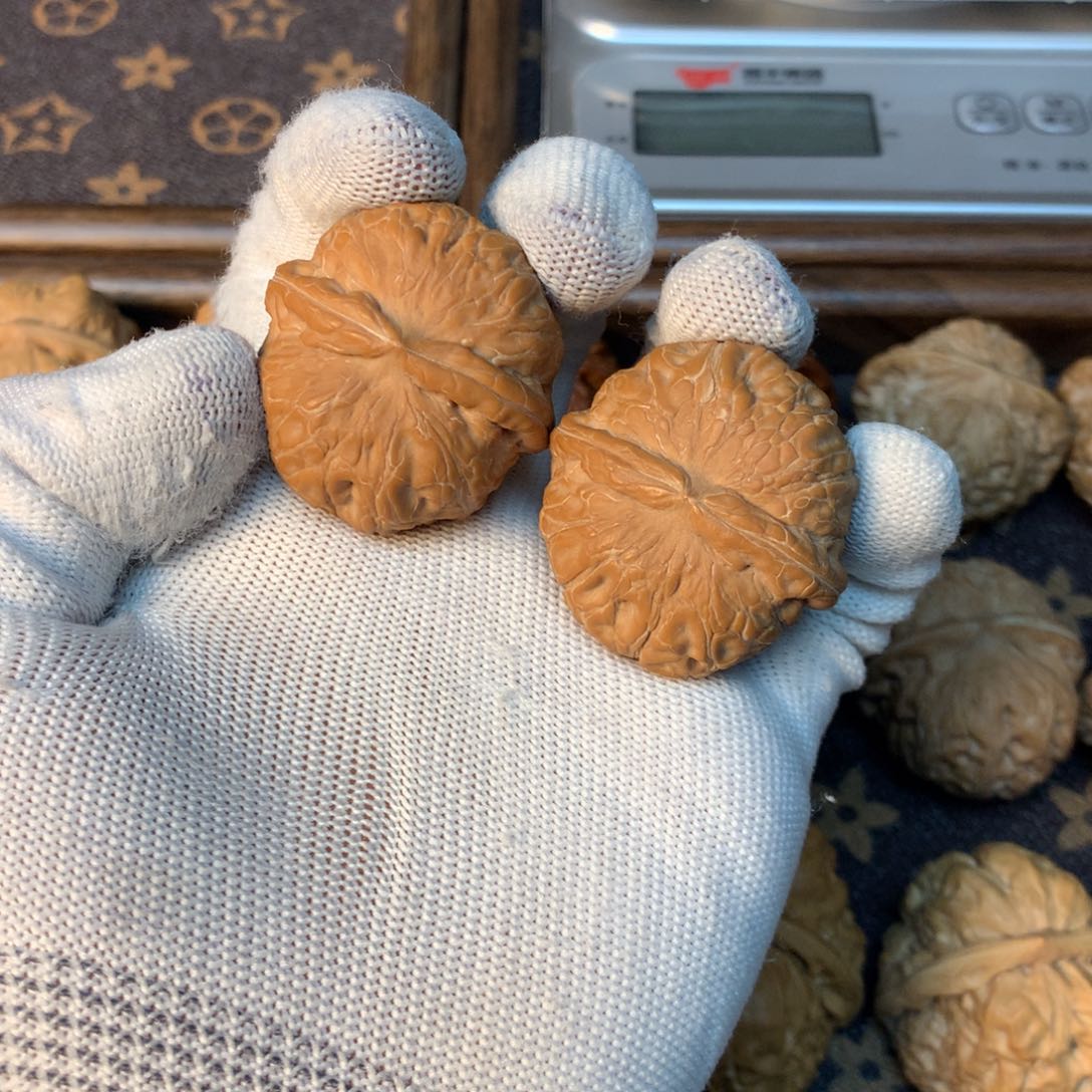 文玩核桃吊坠38球宝