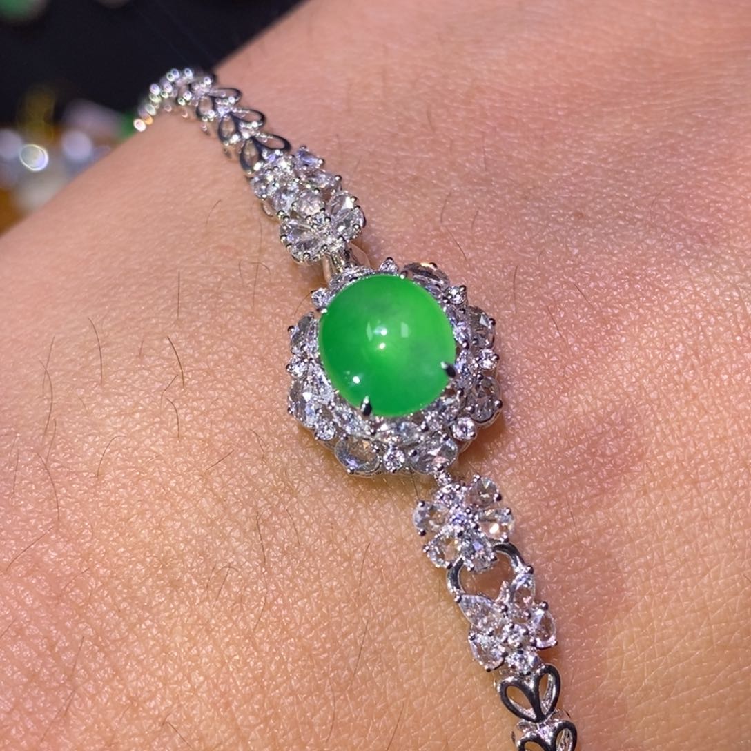 【闪购商品】吊坠(不含链)18K金镶嵌翡翠