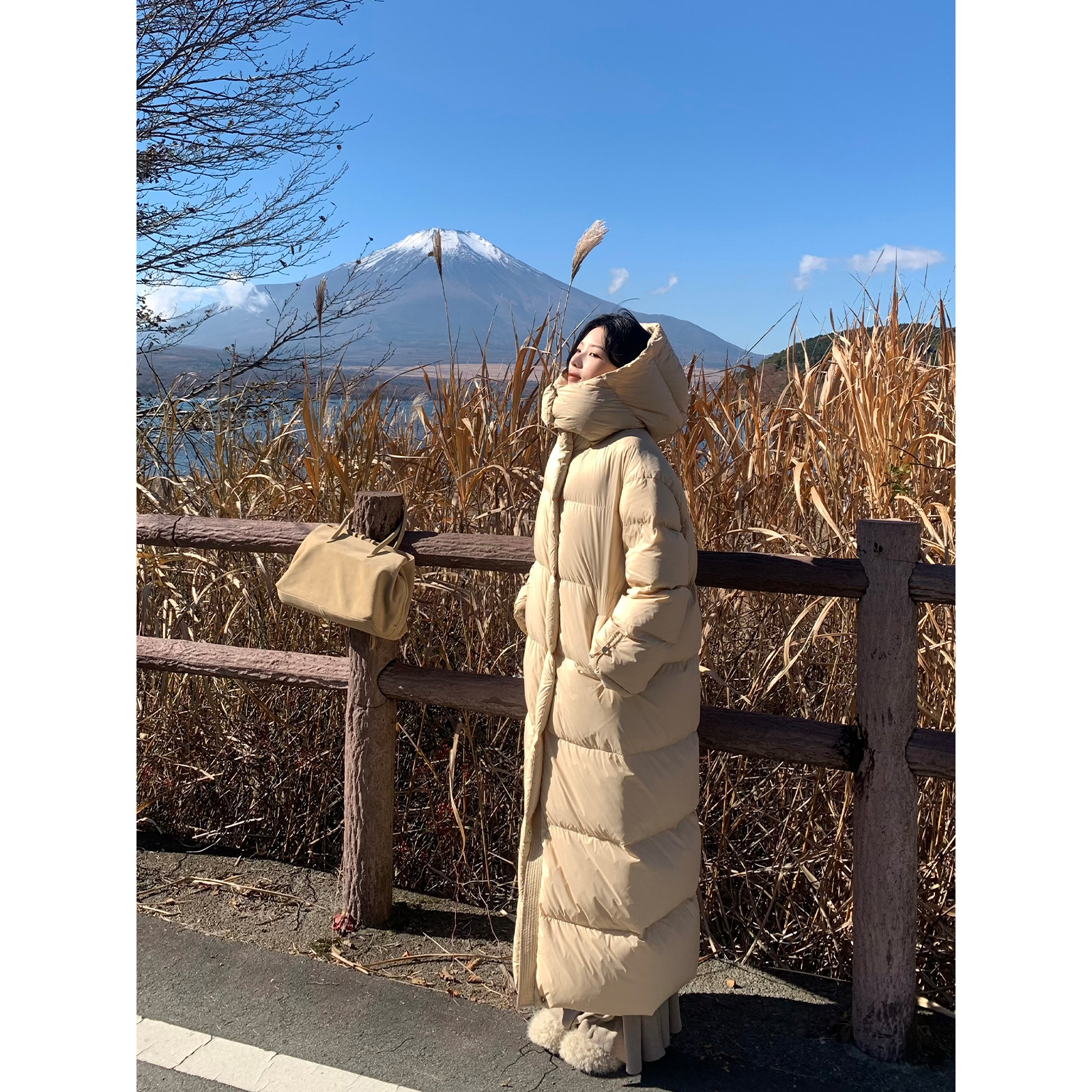 ICELOLLY巨好看的冬装白鸭绒连帽长款羽绒服女2025宽松保暖厚外套