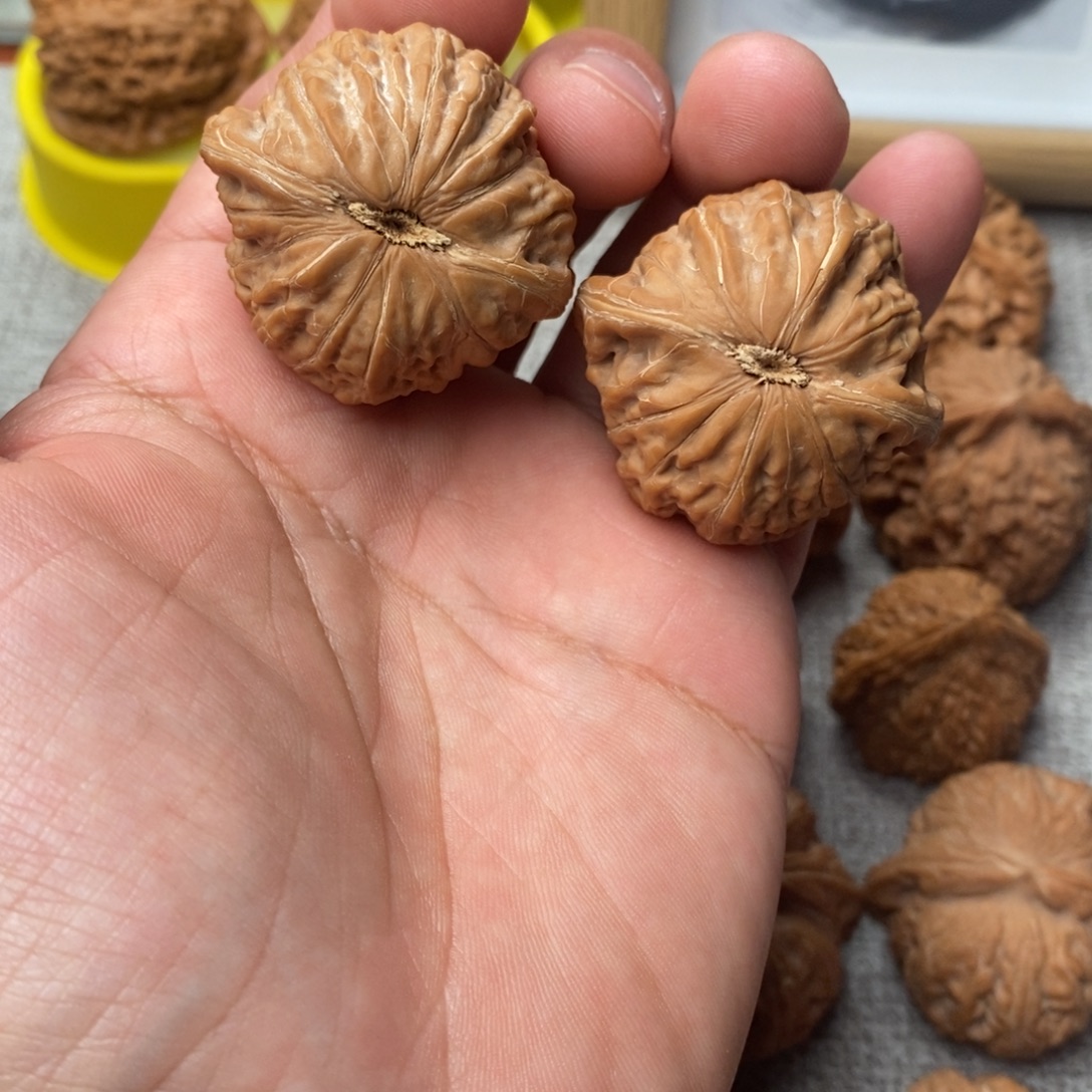 文玩核桃吊坠铁锤妹妹40