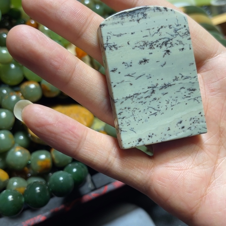 岫岩河磨玉（透闪石质玉）未镶嵌颈饰