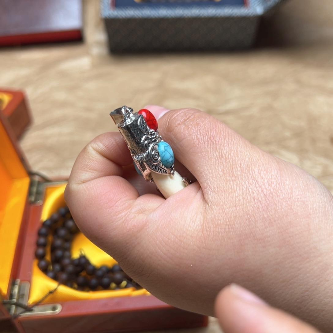 大叶紫檀（黑酸枝木类）