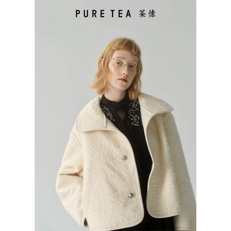 浮影剪花量感大翻领短外套女短俏箱型KC0201D41