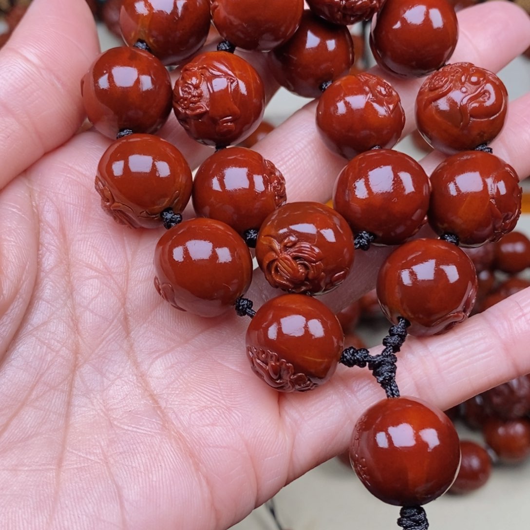 橄榄核吊坠王**_手持无相佛