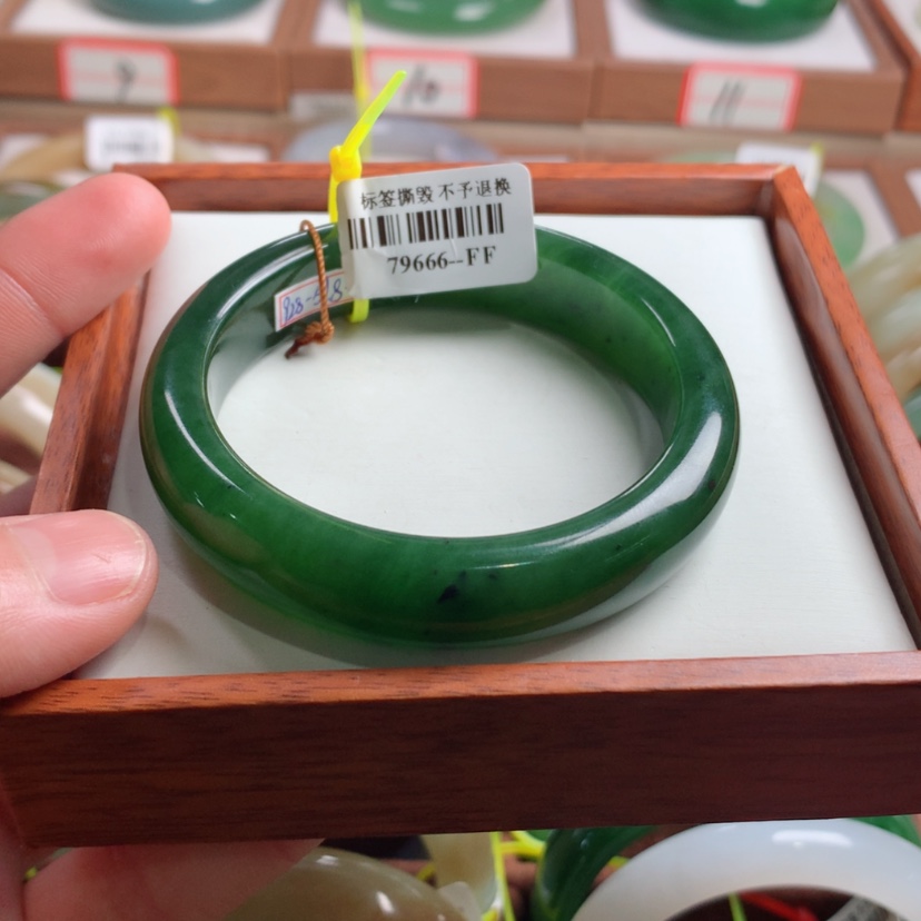 【闪购商品】和田玉手镯未镶嵌54
