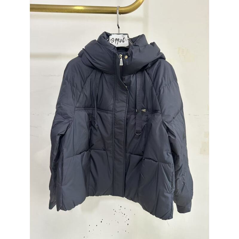 轻奢女装- 黑色高级羽绒服Q9906