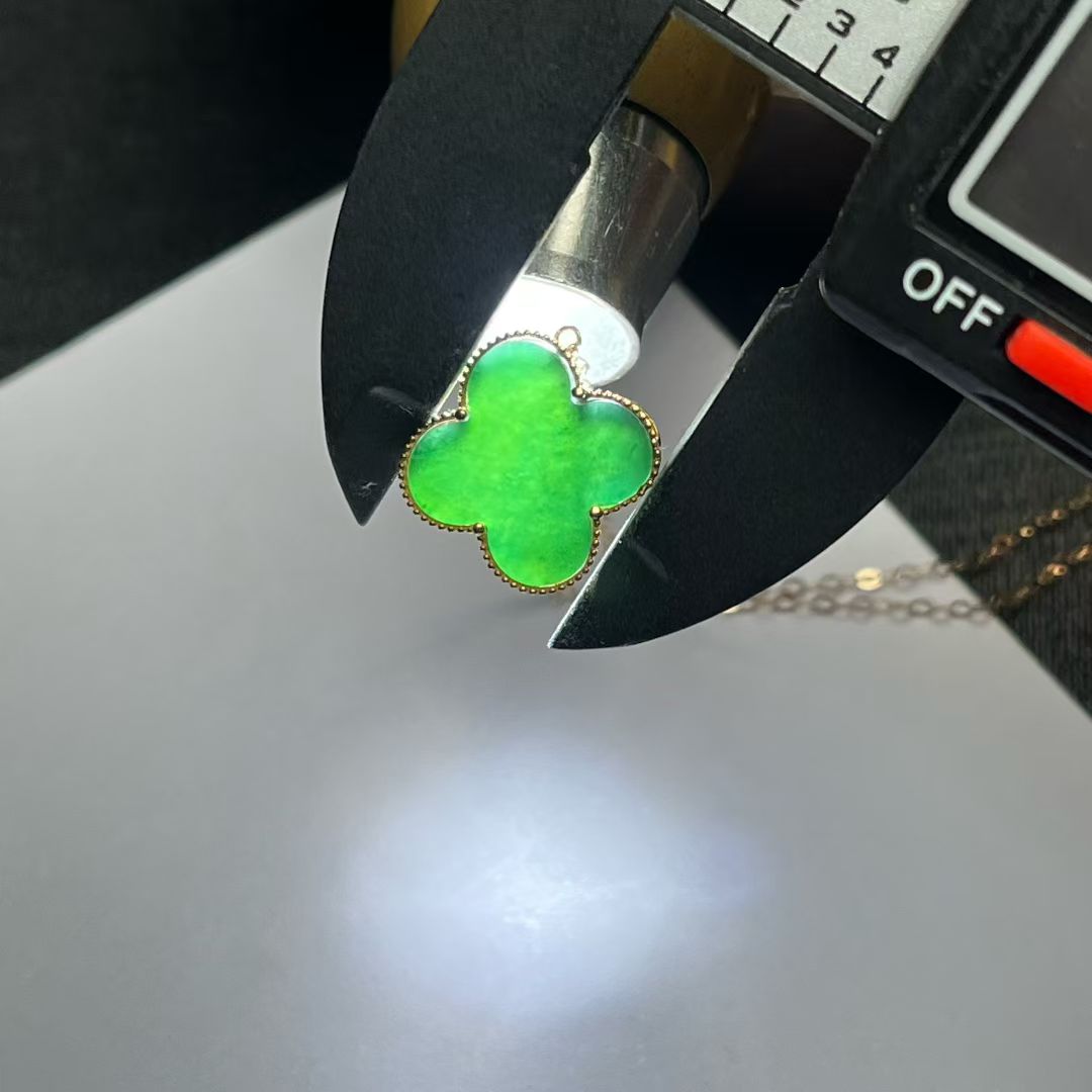 特价1380，墨翠镶金四叶草锁骨链，尺寸12.8/2.4mm，黑度好打灯通透