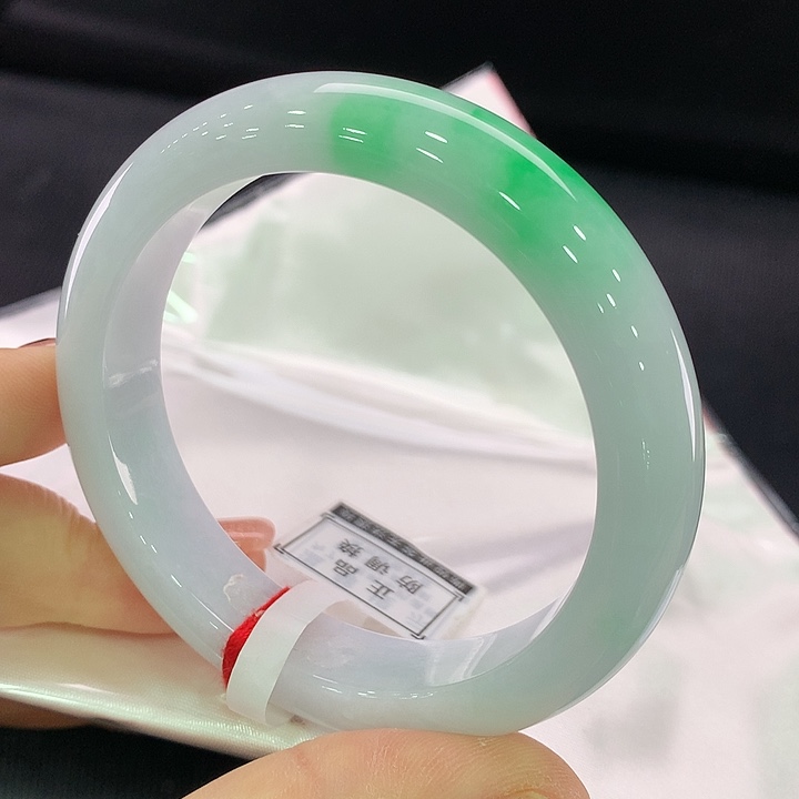 翡翠手镯未镶嵌正圈56