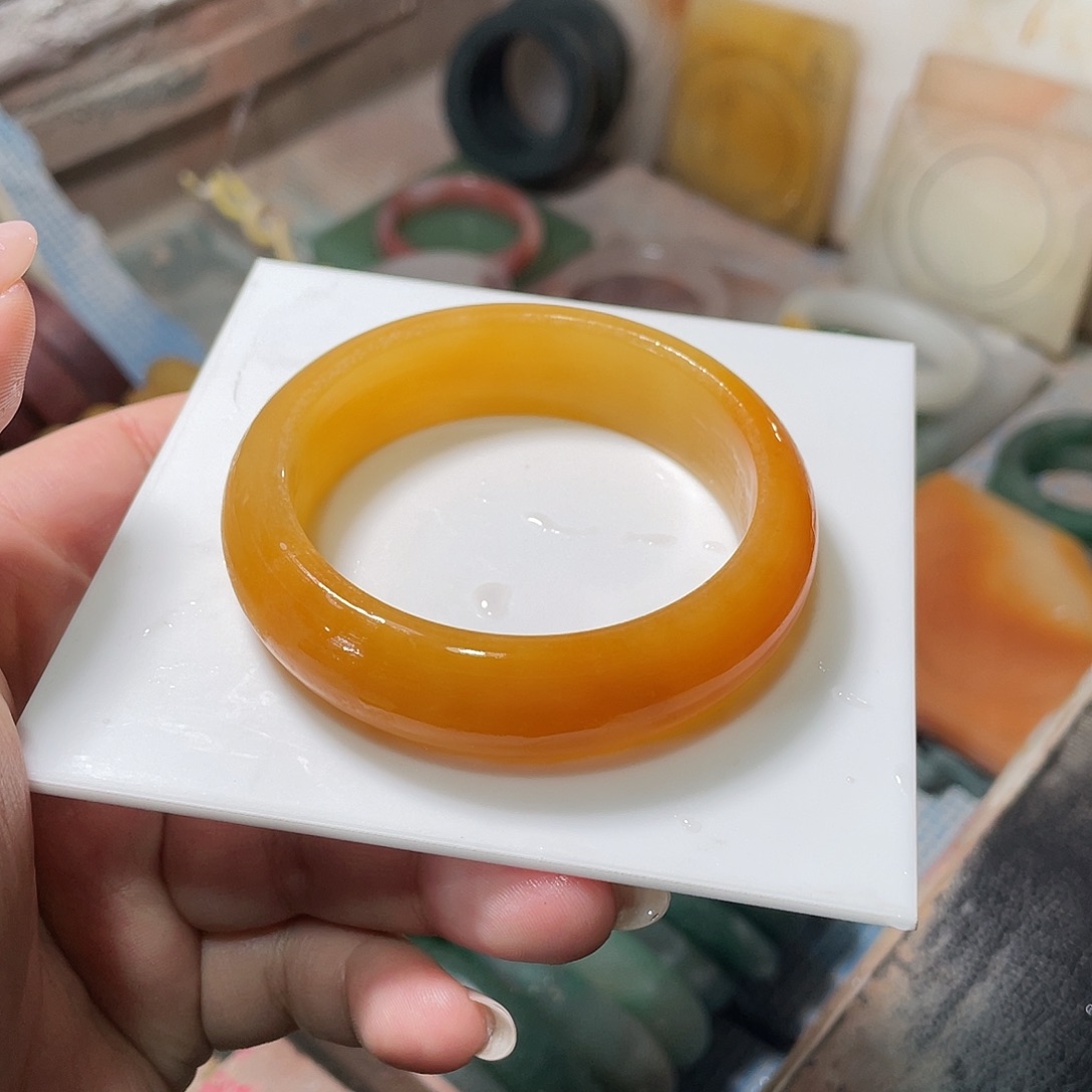 G***a石英岩玉未镶嵌手镯