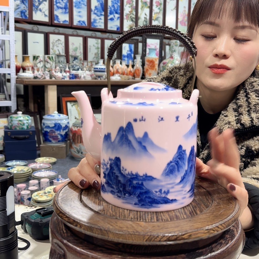 瓷摆件/////景德镇陶瓷瓷器。