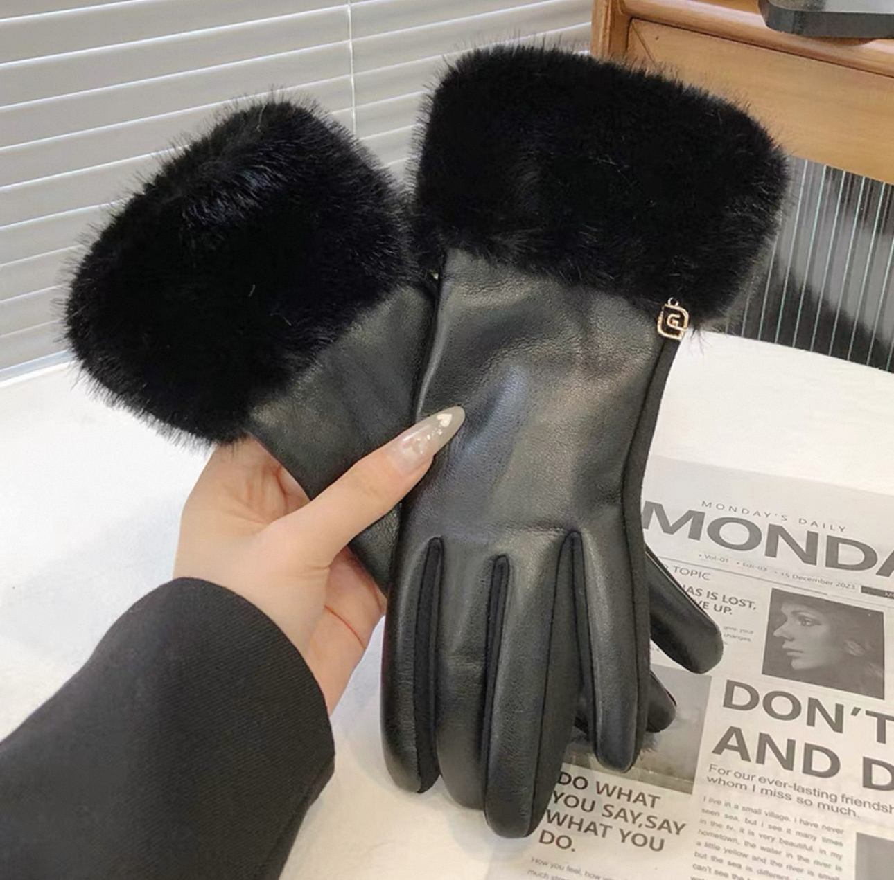 皮质保暖手套女士冬季加厚骑行防风防寒开车手套