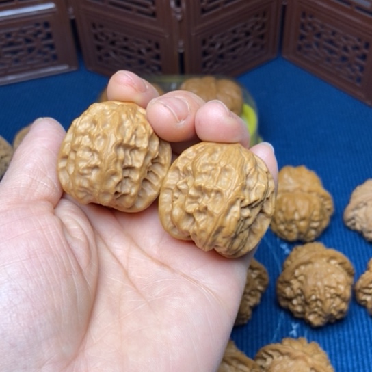 文玩核桃把件35野狼