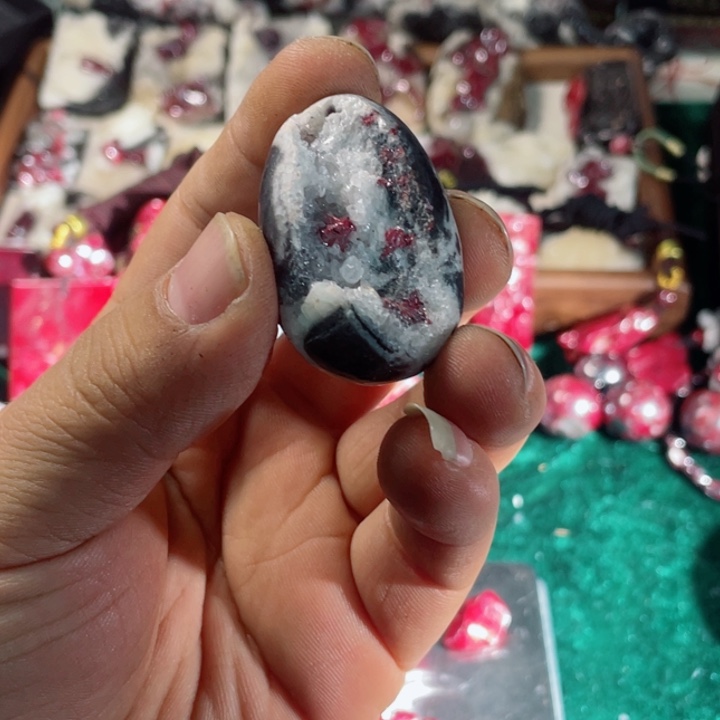 天然辰砂原石首饰