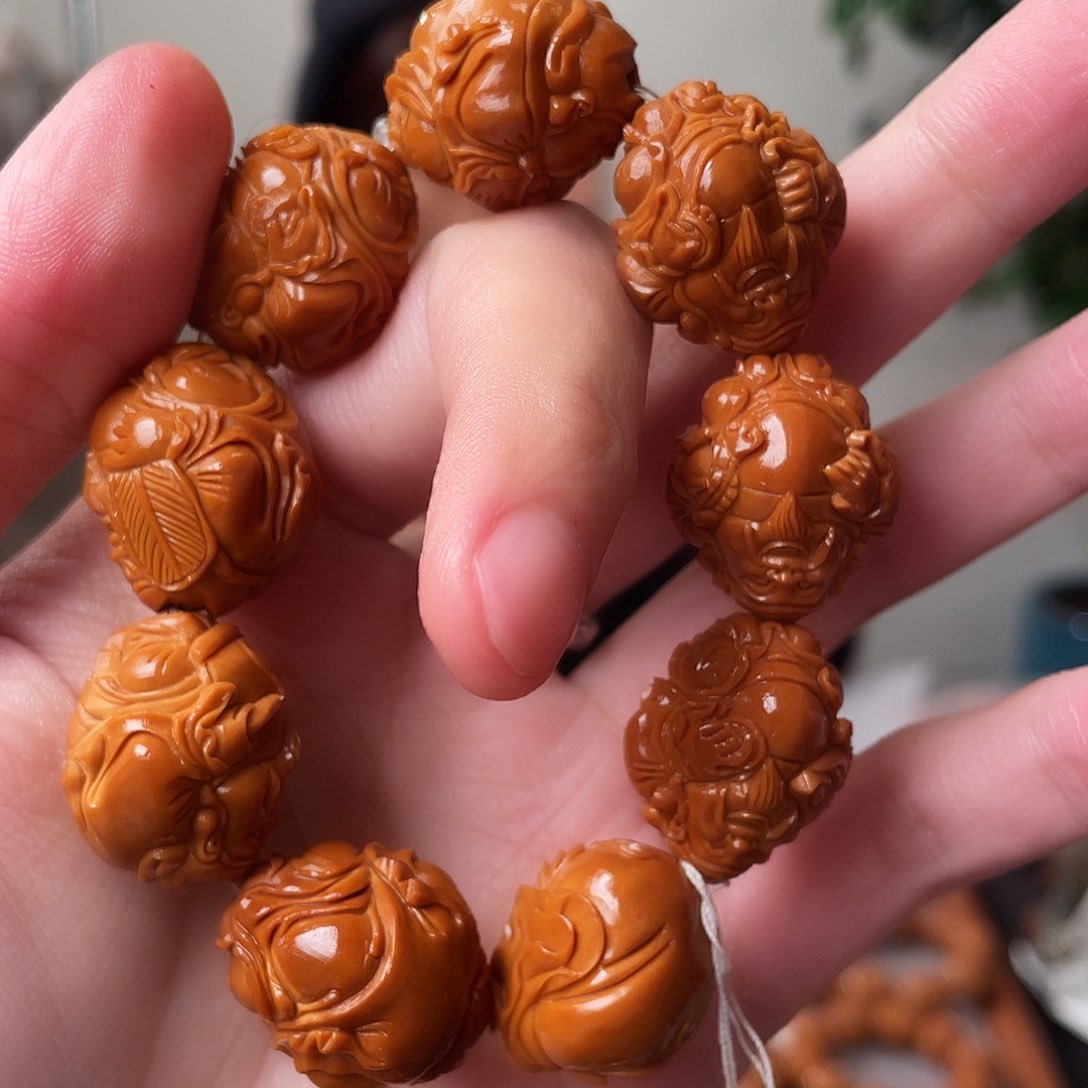 橄榄核手串八大财神