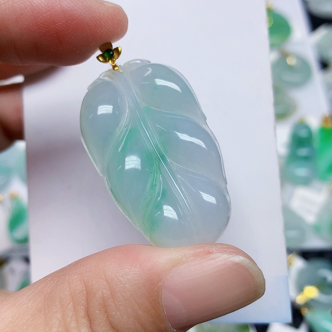 翡翠18K金镶嵌颈饰467889