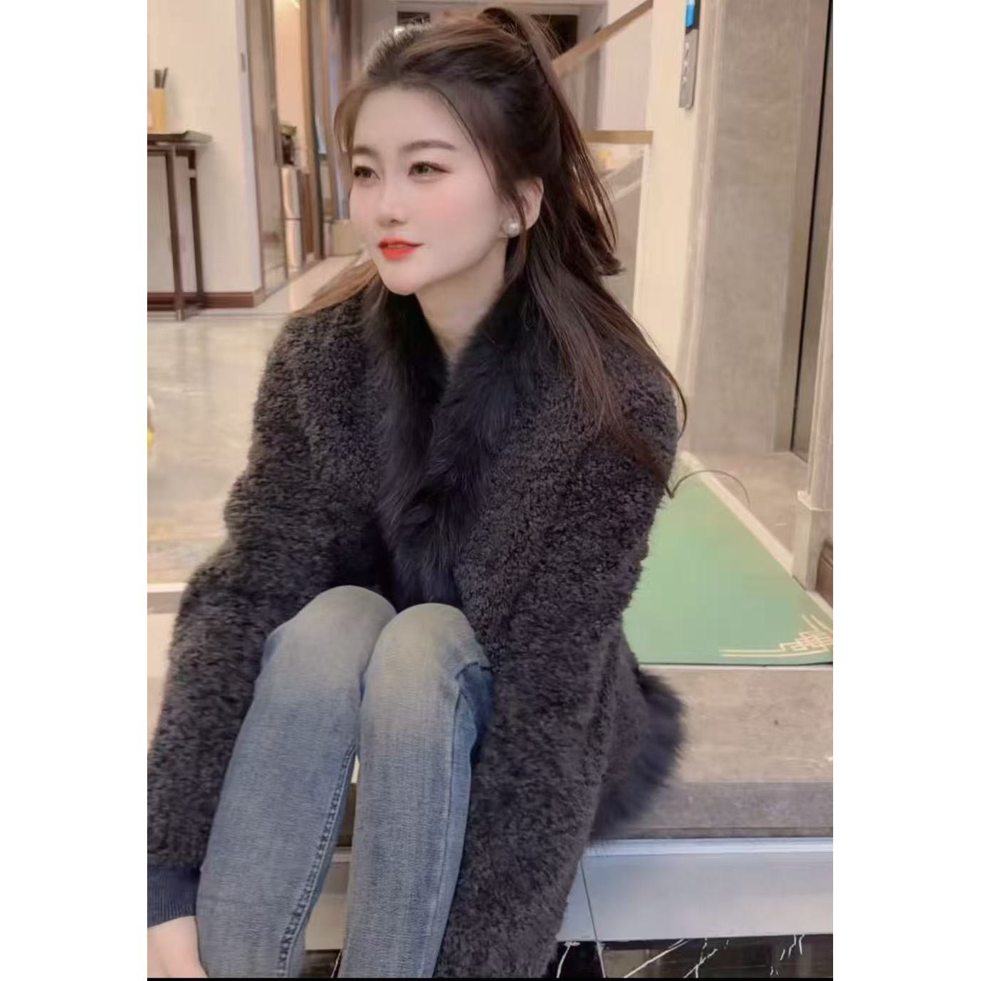 『暖暖冬日H』设计显瘦百搭时尚 外套8810