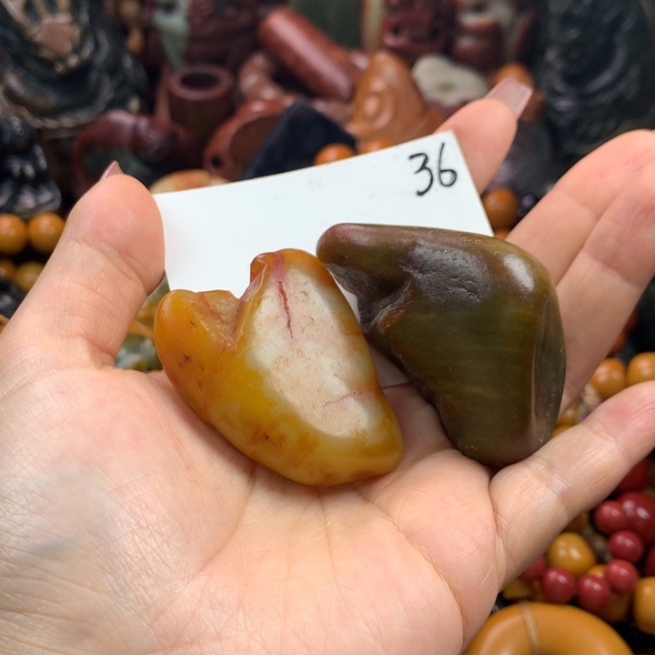 透闪石质玉未镶嵌珠宝奇石