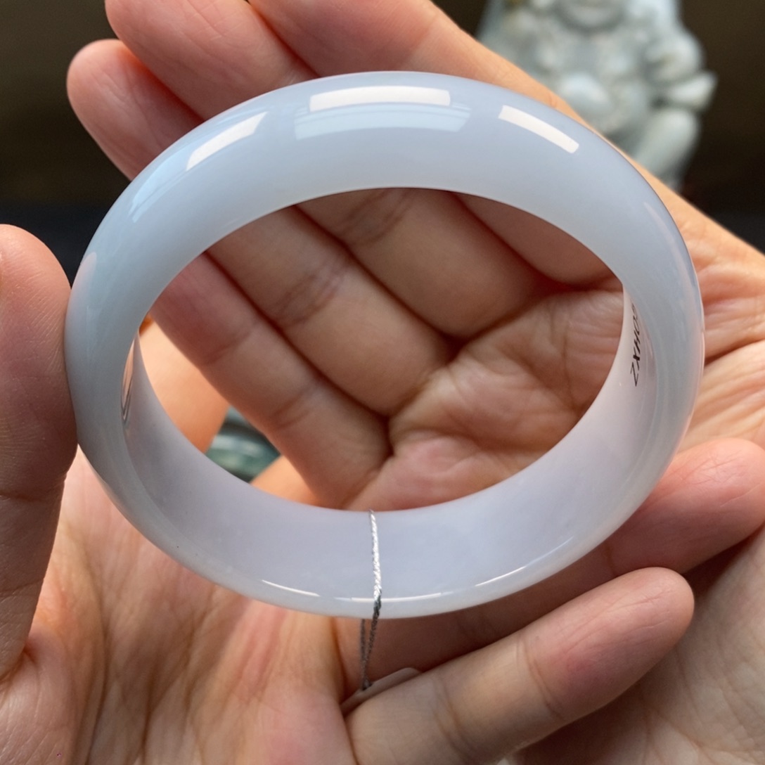 翡翠手镯未镶嵌天然