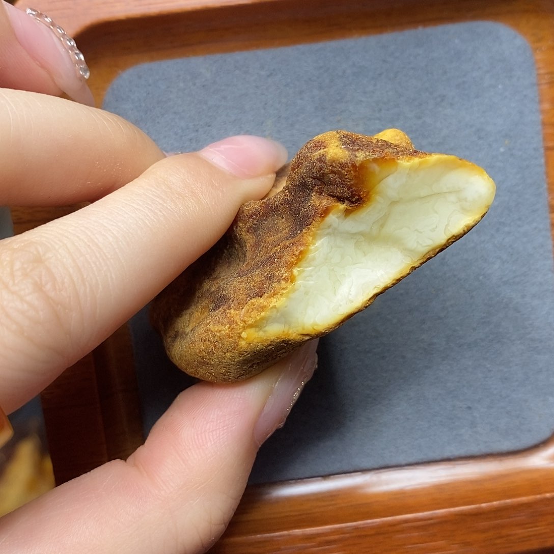 定制琥珀未镶嵌陈