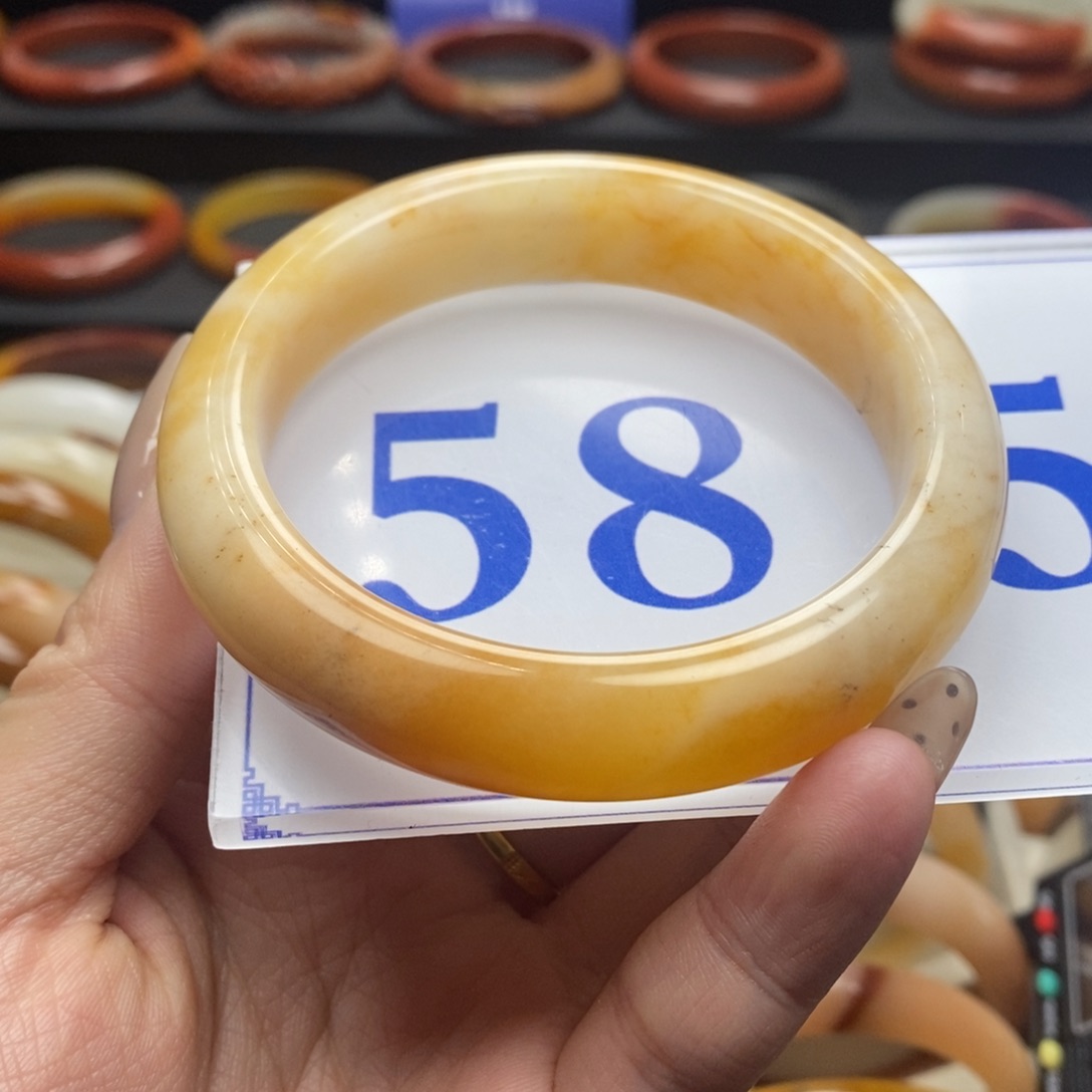 石英质玉（黄龙玉）手镯未镶嵌