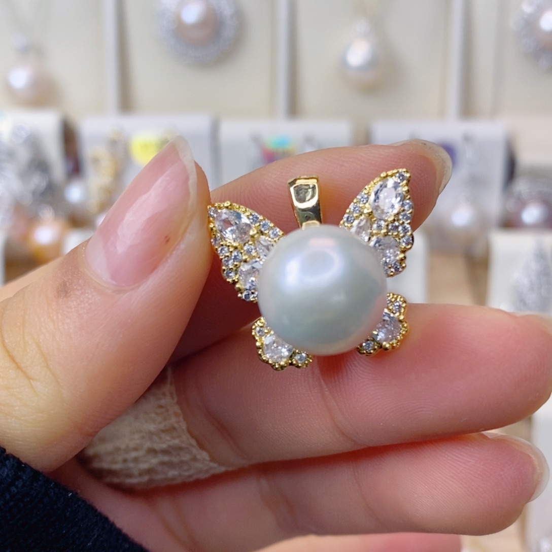 淡水珍珠吊坠(赠链)合金