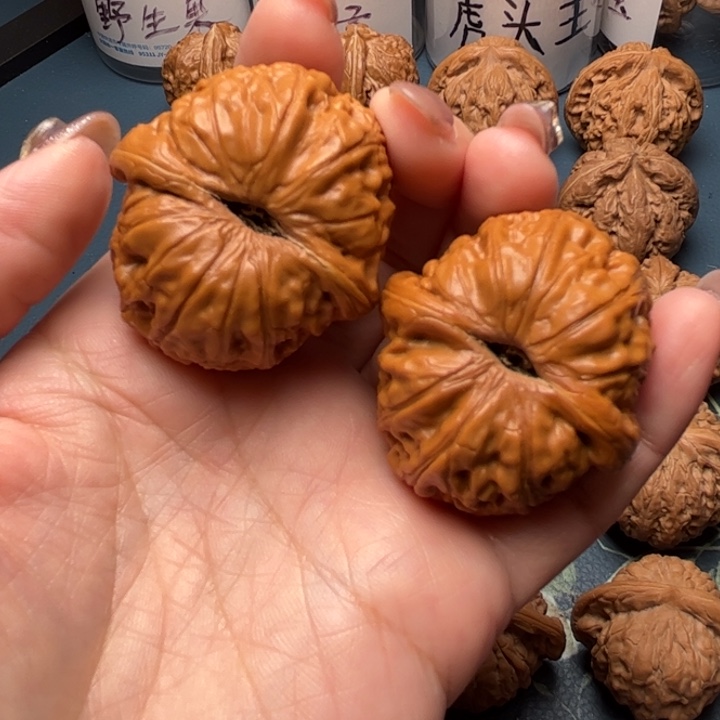 文玩核桃把件心****康44平谷元宝