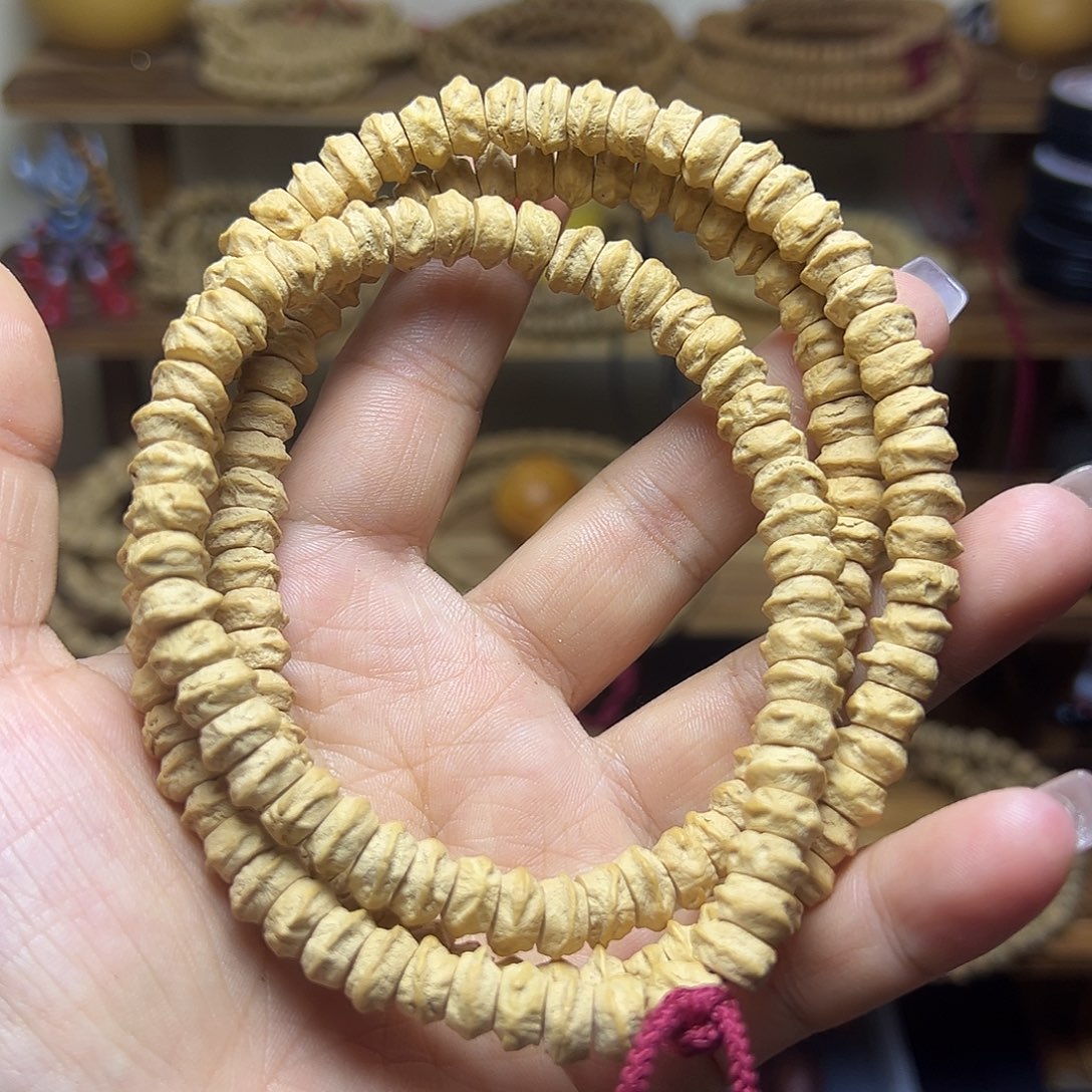 萧***爻柏香籽/百香籽吊坠