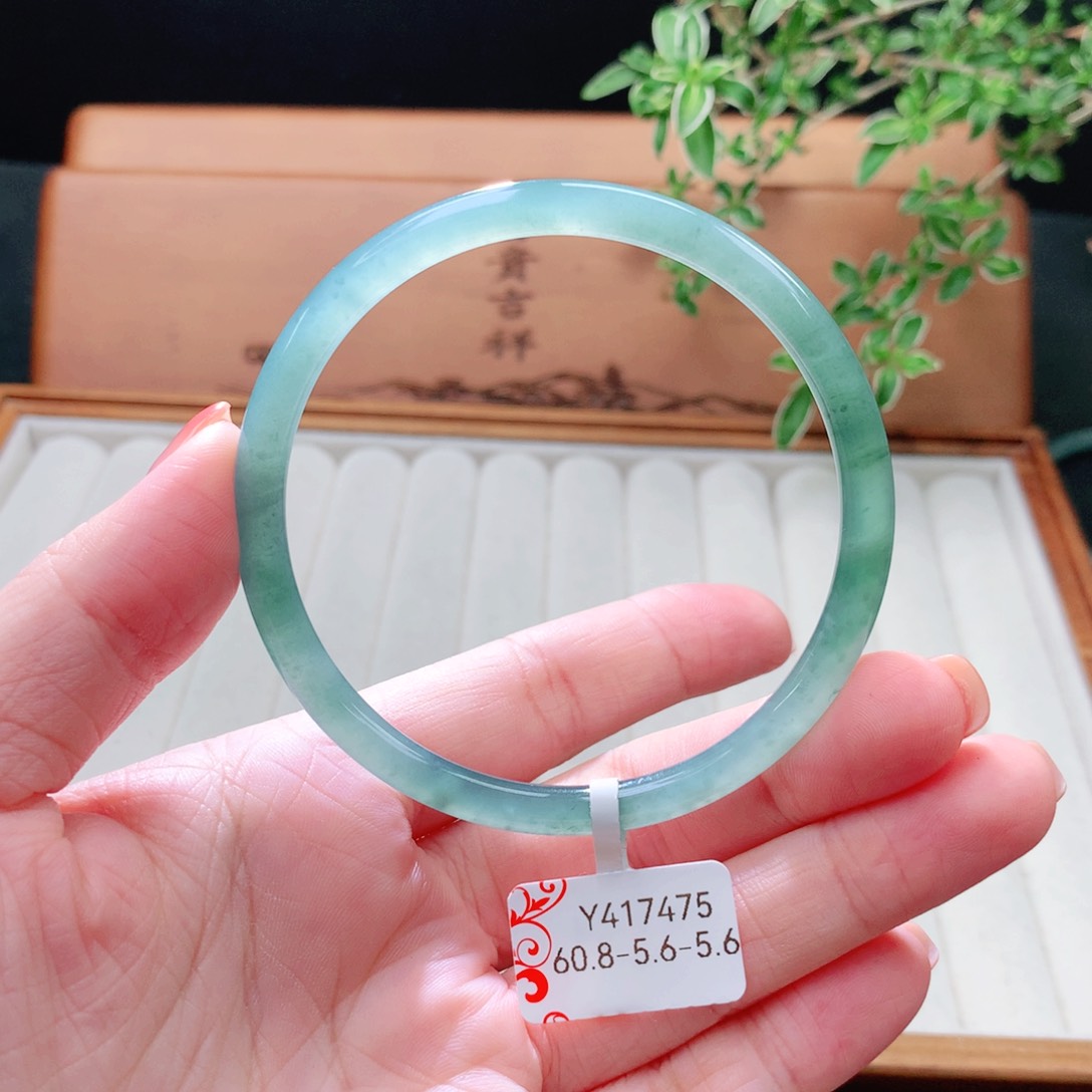 未镶嵌手镯（圆镯）翡翠