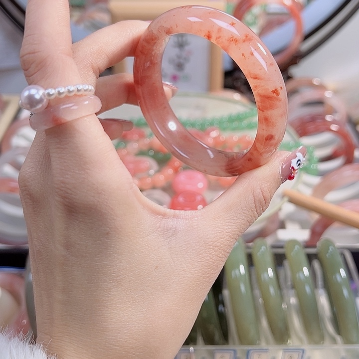 石英质玉手镯未镶嵌菲