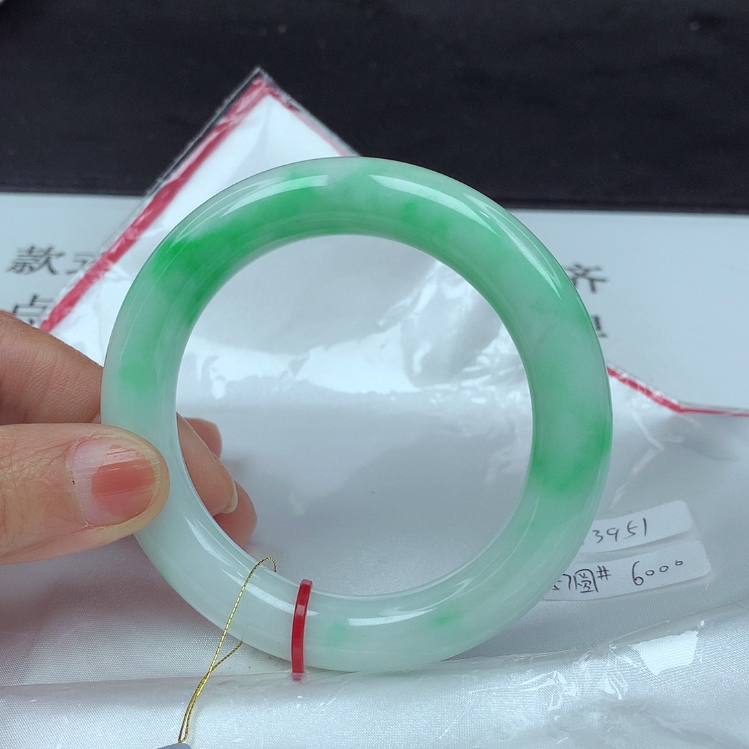 翡翠手镯未镶嵌57圈3951