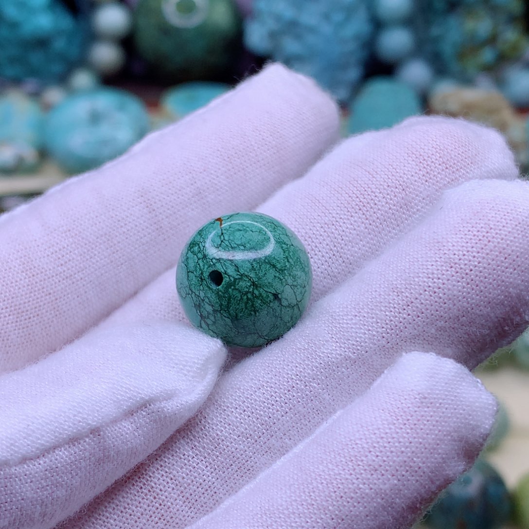 绿松石颈饰未镶嵌