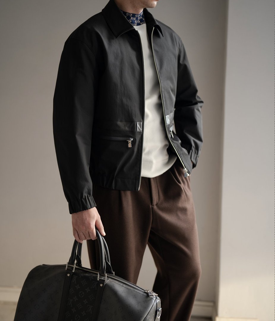 2025年新款春秋老钱风简约时尚休闲拼接绵羊皮夹三防夹克外套男