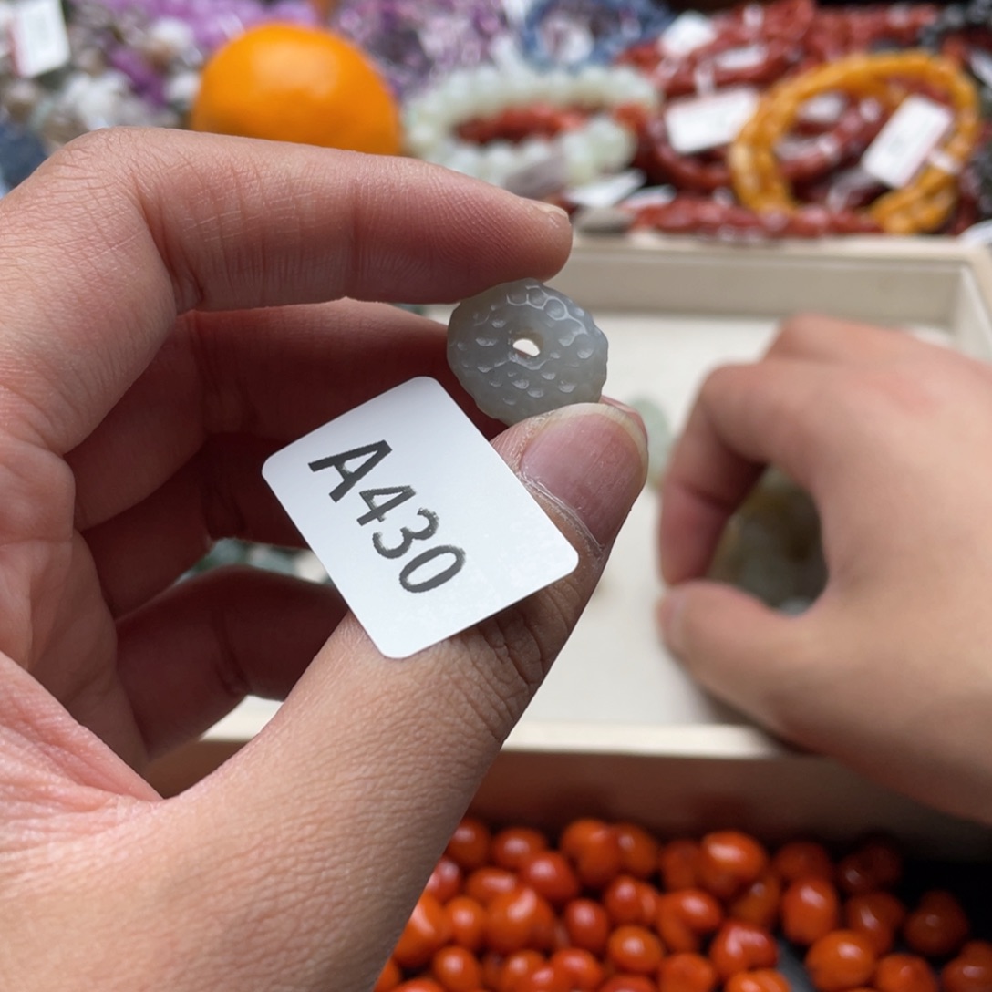 颈饰未镶嵌和田玉
