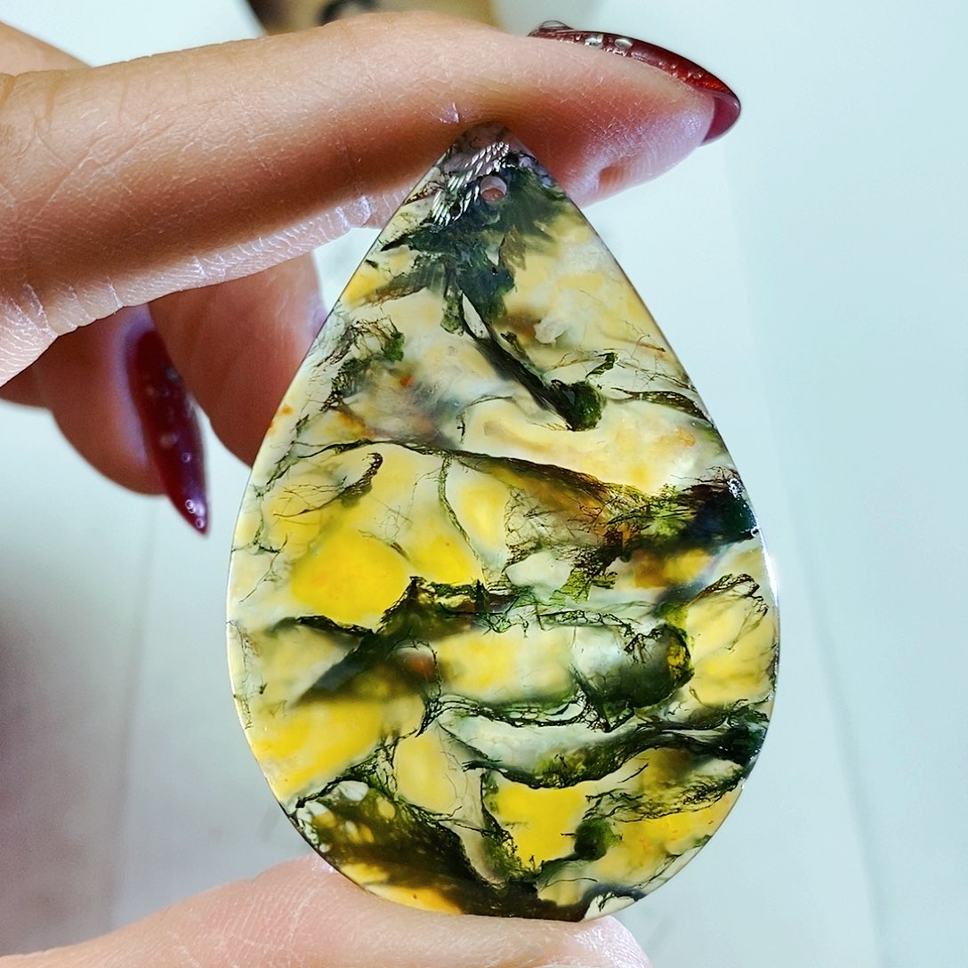 玛瑙/玉髓颈饰未镶嵌家**金