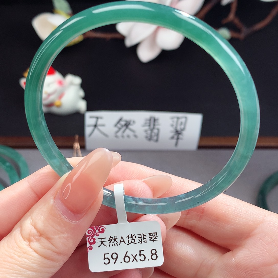 翡翠手镯（圆镯）未镶嵌