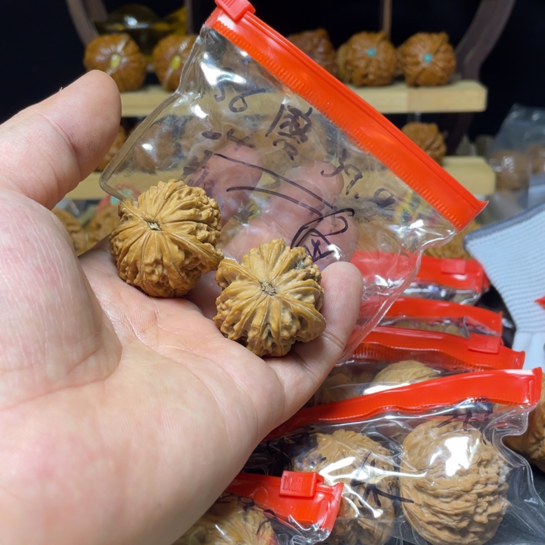 像***^文玩核桃把件磨盘