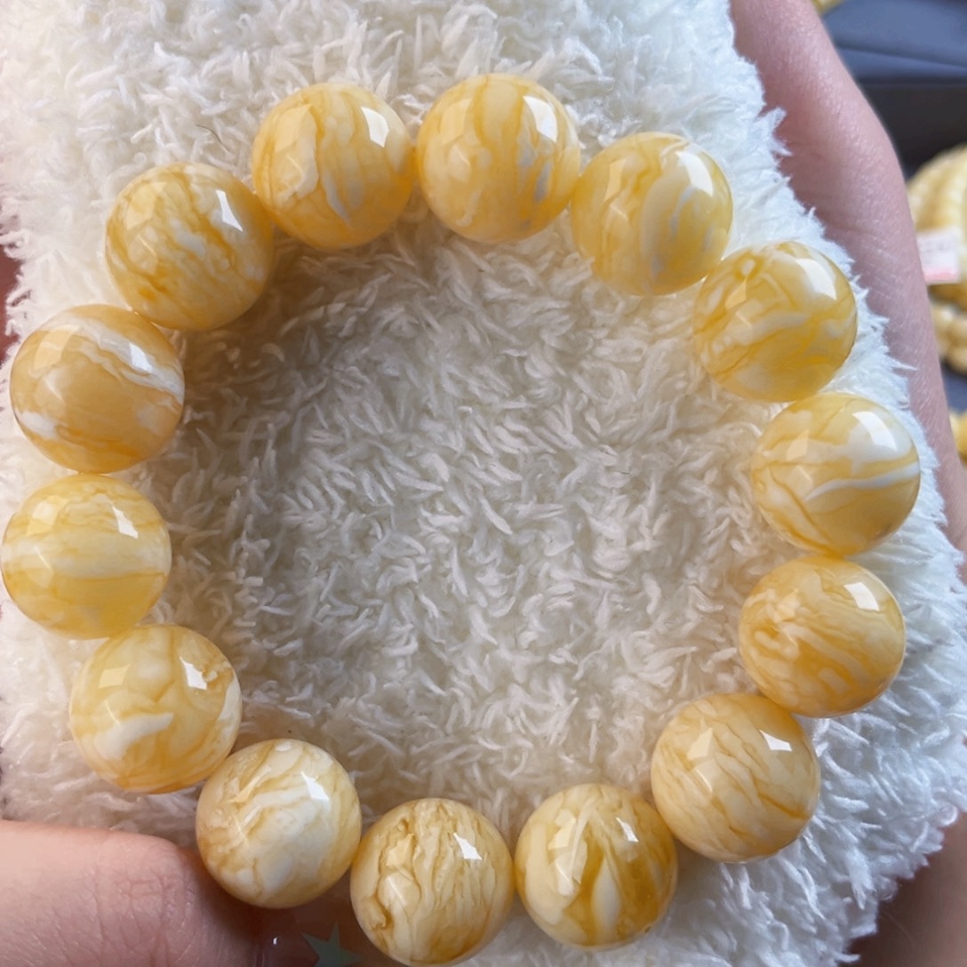 王***文未镶嵌琥珀珠宝奇石