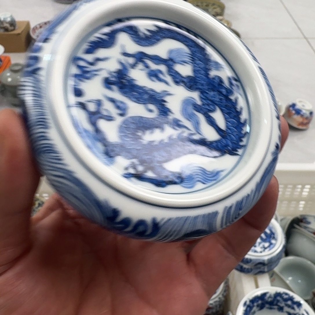 摆件青花铠甲龙盖置