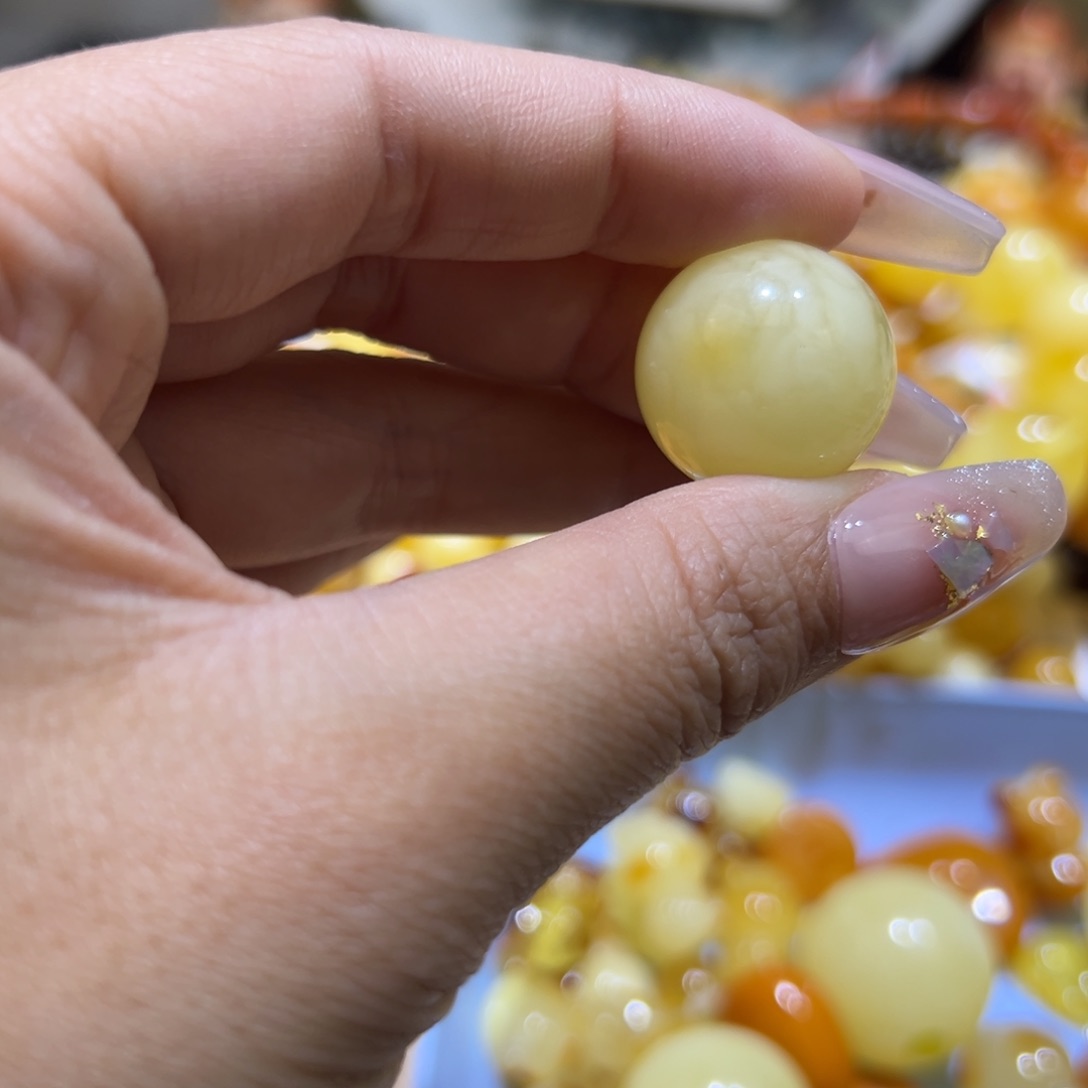 琥珀珠宝奇石未镶嵌