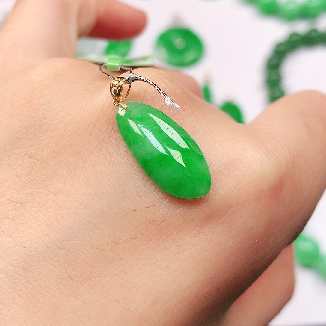 吊坠(不含链)18K金镶嵌翡翠