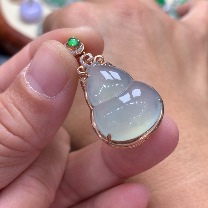 翡翠吊坠(不含链)18K金镶嵌