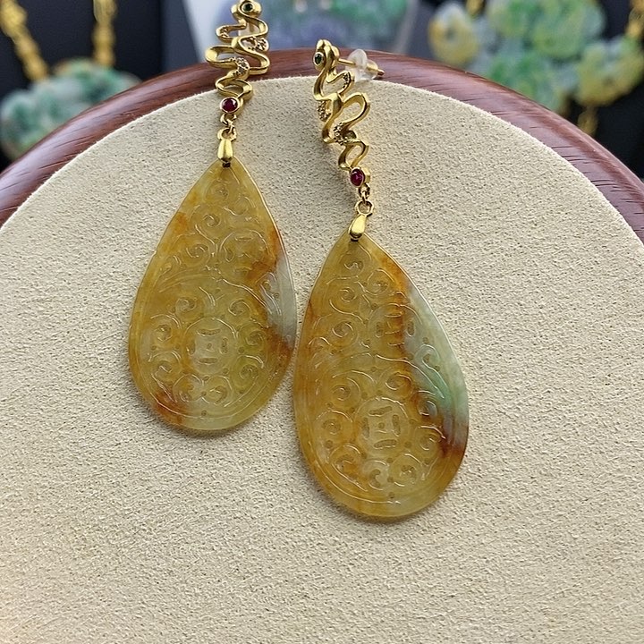 翡翠耳饰未镶嵌黄翡镂空雕刻水滴耳坠