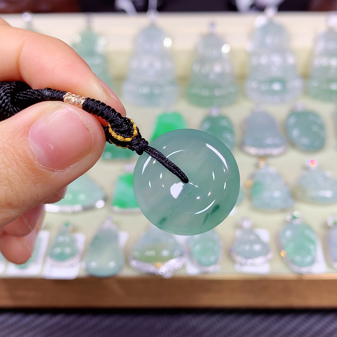 松***筠翡翠未镶嵌颈饰平安扣