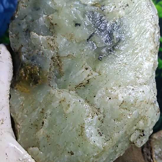 蛇纹石玉未镶嵌珠宝奇石