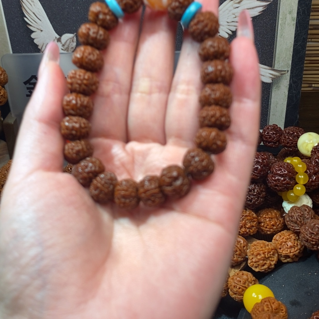 吊坠金刚菩提126手串。  