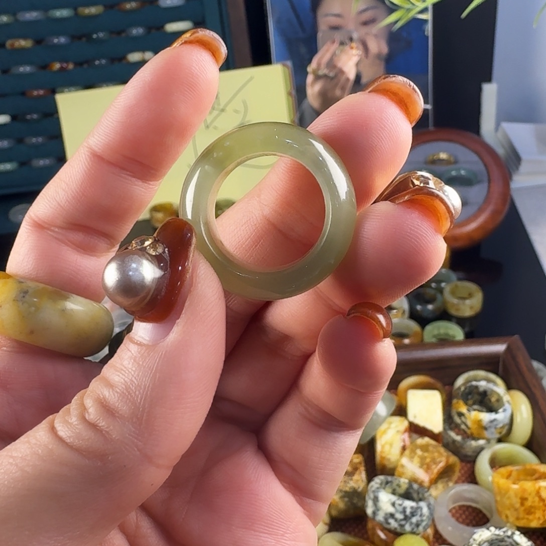 周***龙蛇纹石玉合金戒指